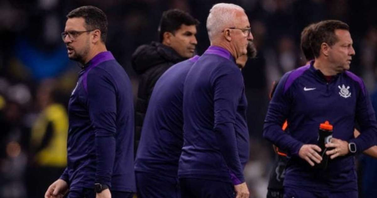 Dorival critica arbitragem após derrota e sai em defesa de Yuri Alberto