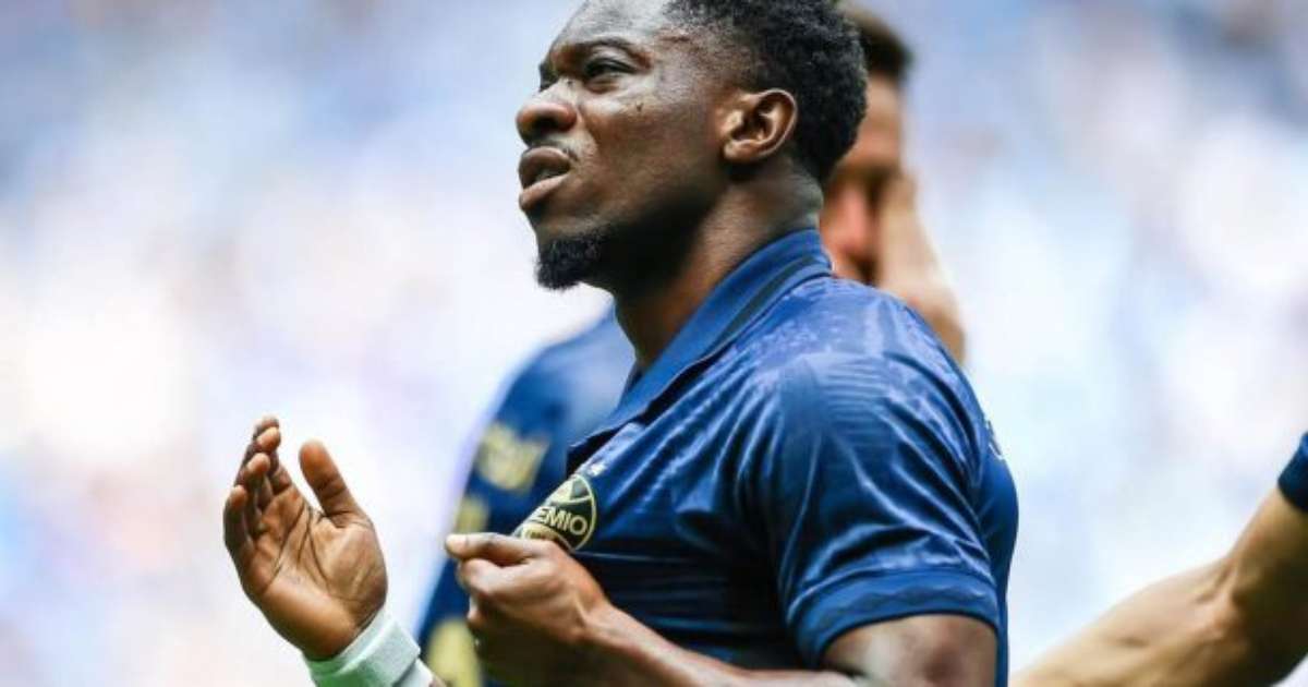 Amuzu desponta no Grêmio e surge como opção para substituir Willian.