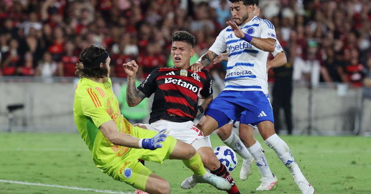Empate no duelo entre Flamengo e Cruzeiro mantém equilíbrio no jogo.