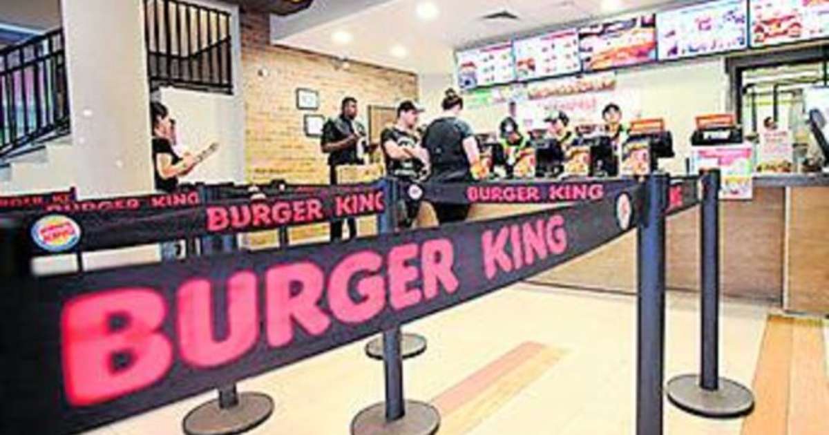 Burger King é condenado a indenizar funcionária por mandá-la emagrecer para caber em uniforme