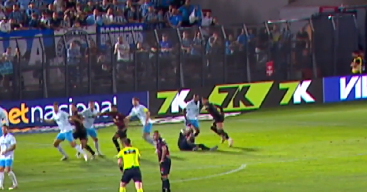 Áudios do VAR revelam motivo da expulsão de Kannemann em jogo do Grêmio