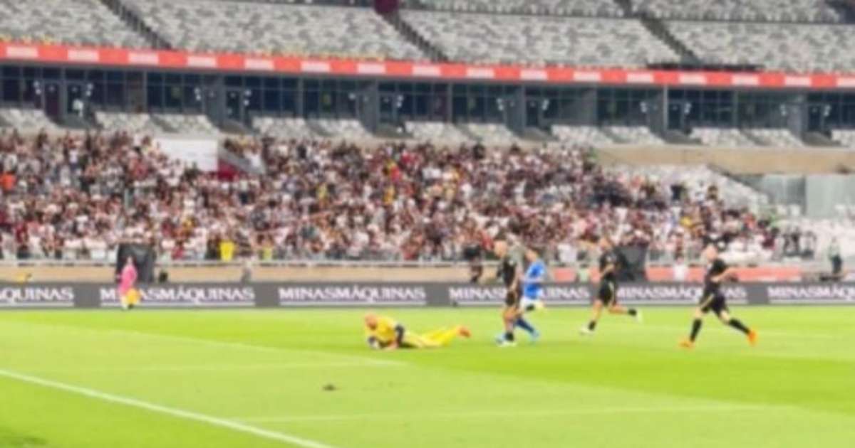 Grande Duelo Entre Ronaldinho e Alex: Tardelli Brilha em Jogo Festivo no Mineirão