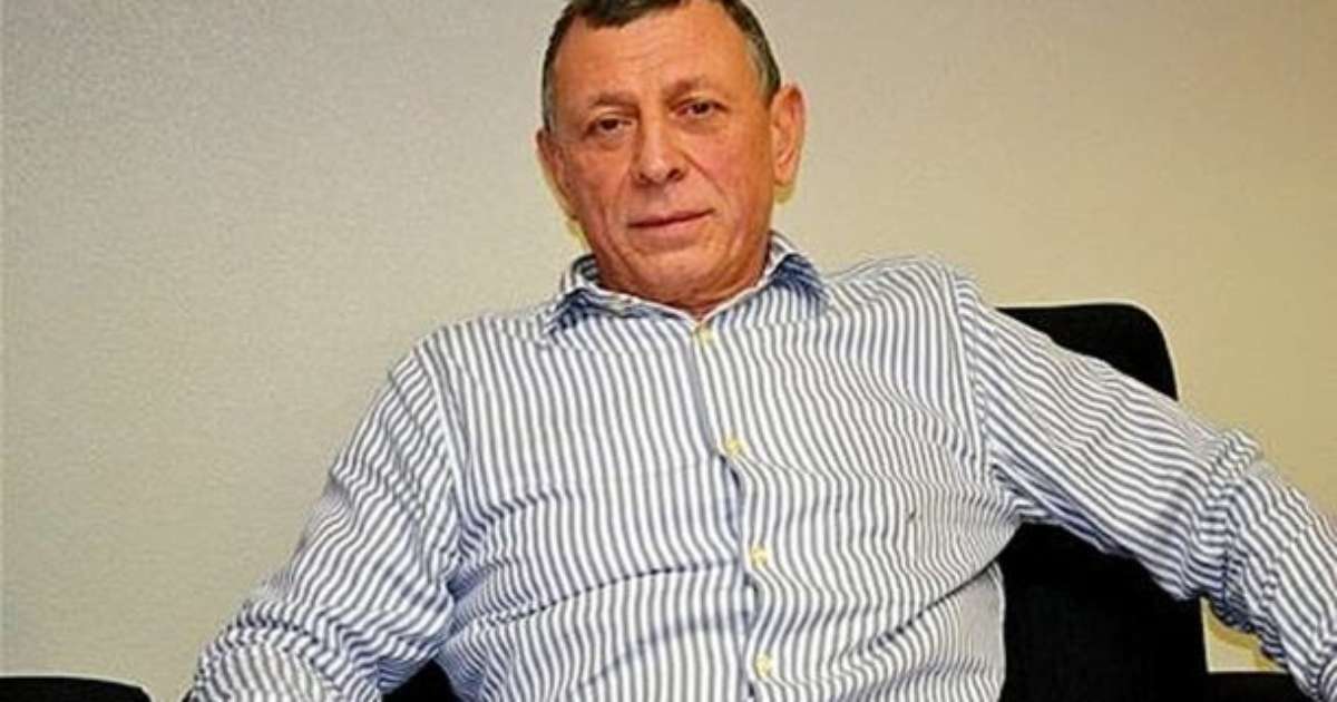 Grêmio regulariza salários do elenco com apoio financeiro de conselheiro.