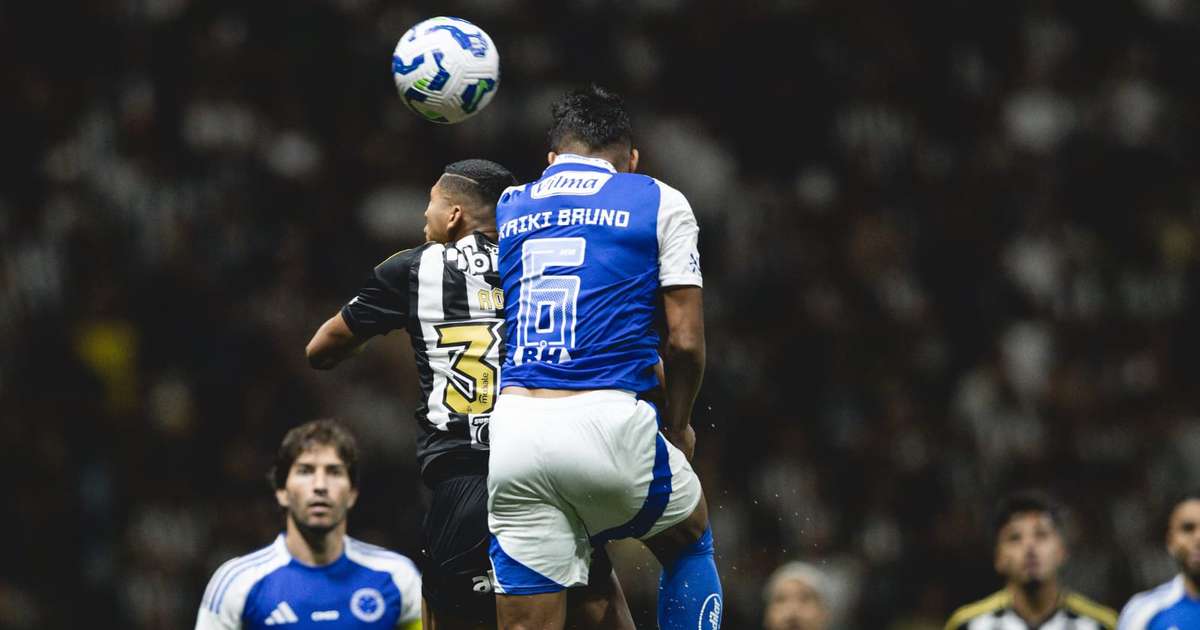 Expulsão e gols rápidos marcam empate entre Atlético-MG e Cruzeiro no clássico.