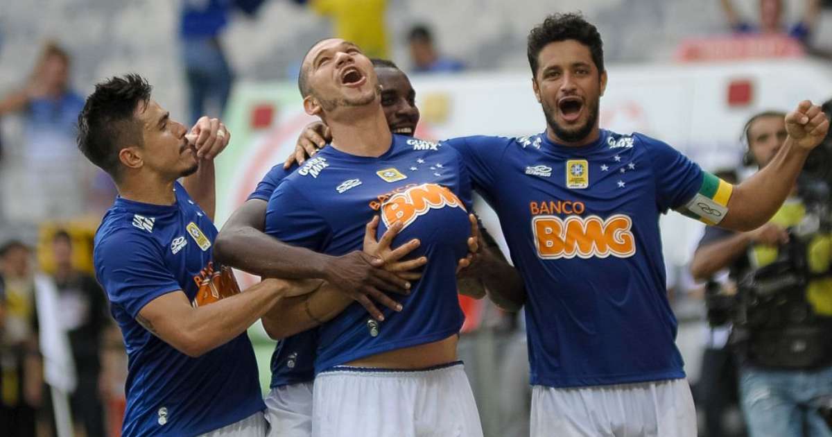 Tricampeão brasileiro expande negócios e orienta ex-jogadores na construção civil
