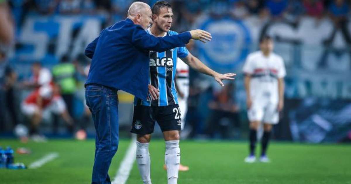 Grêmio busca consistência para manter chance de Libertadores e evitar rebaixamento