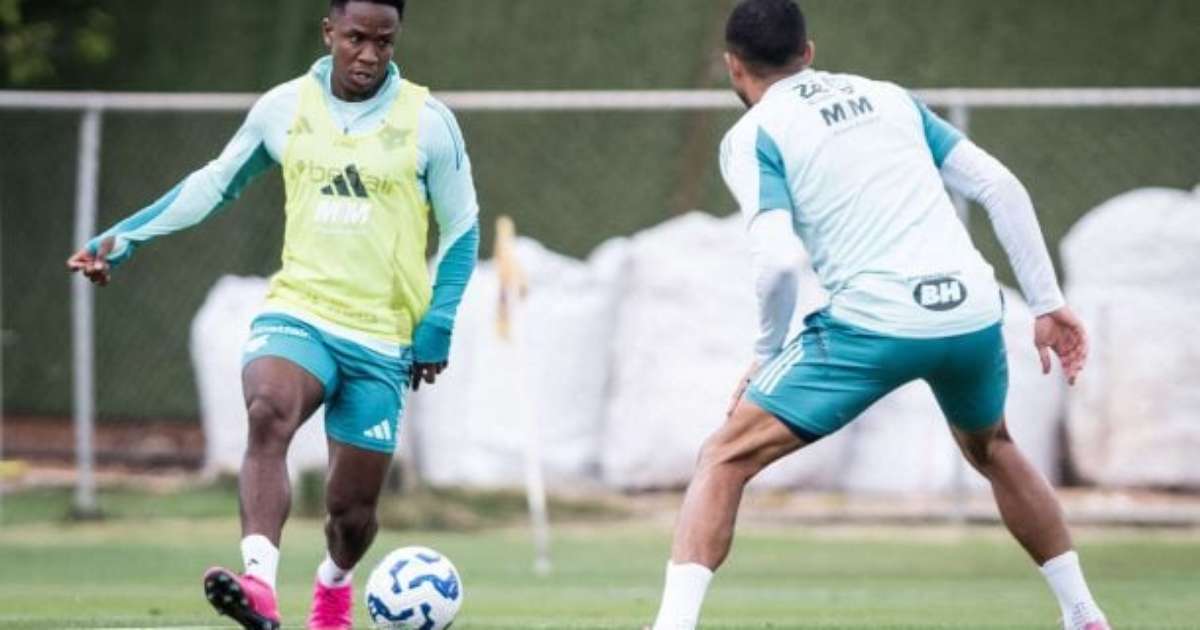 Sinisterra retorna aos treinos visando reforçar o Cruzeiro diante do Palmeiras