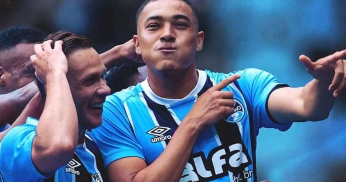 Carlos Vinícius marca hat-trick e se destaca no Grêmio: Ganho de confiança