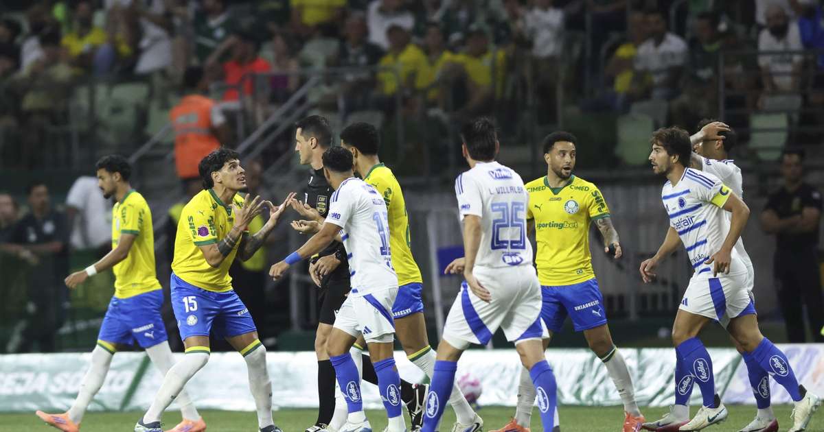 Var provoca controvérsia em empate entre Palmeiras e Cruzeiro no Brasileirão.