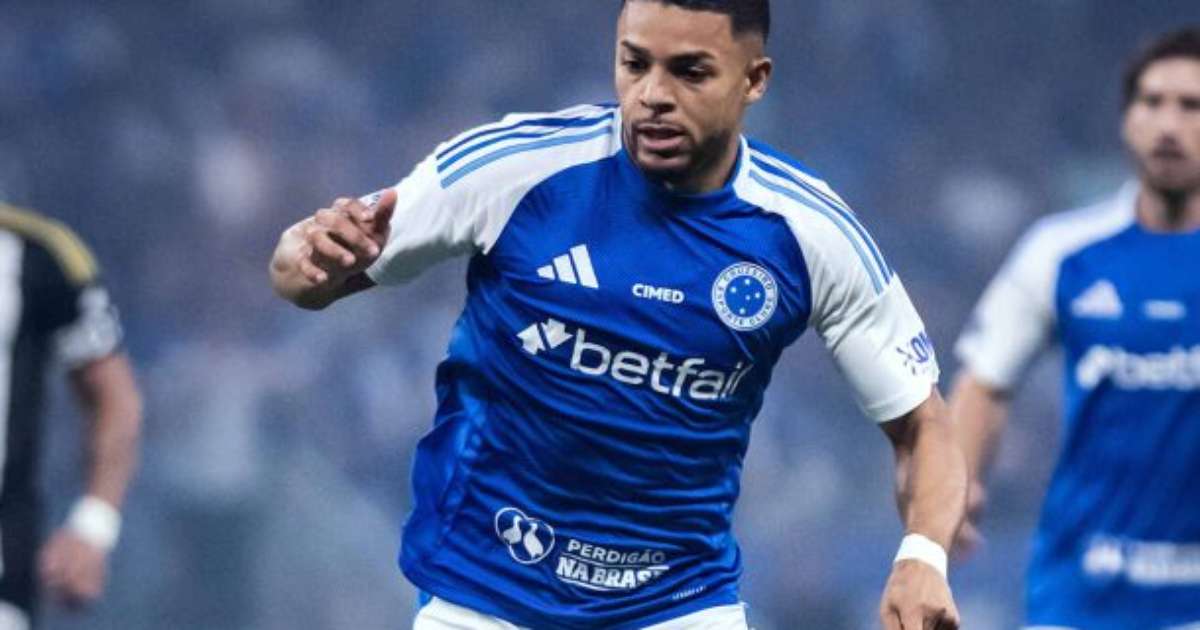 Avaliação de Atacante do Cruzeiro Após Dores Musculares Contra o Palmeiras.