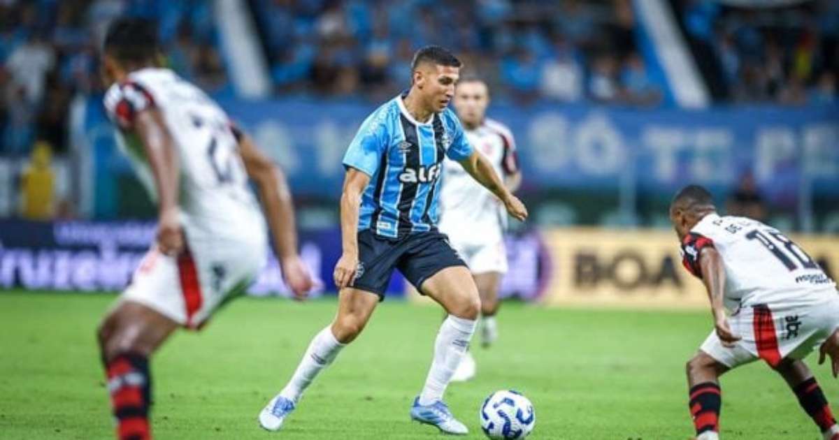 Mano Menezes analisa possibilidade de reposicionar Monsalve no Grêmio