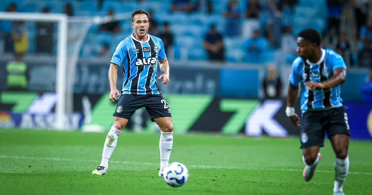 Arthur lamenta derrota do Grêmio e elogia atuação de Cássio