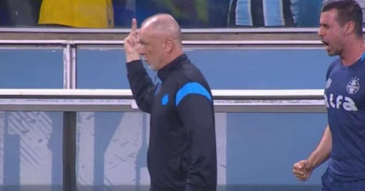 Mano explica gesto após vitória do Grêmio: Merecemos respeito