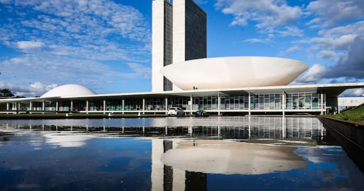 Fim da escala 6x1 chega a dia decisivo com impacto eleitoral e dúvidas sobre efeitos na economia