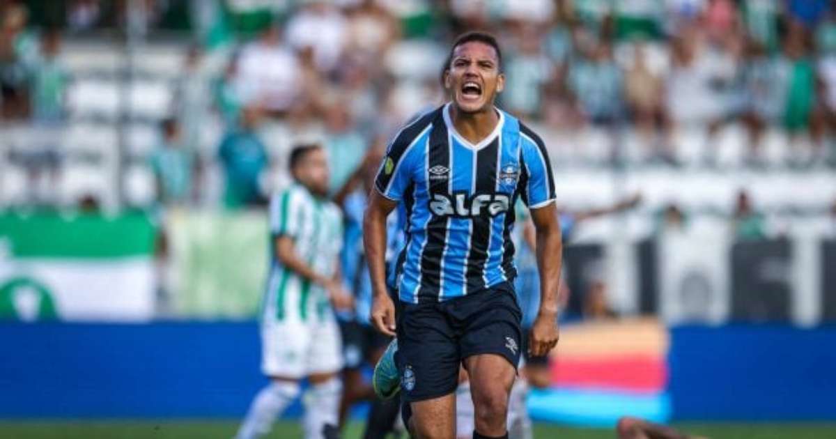 Grêmio divulga relacionados com retorno na zaga e ausências no ataque contra Fluminense.