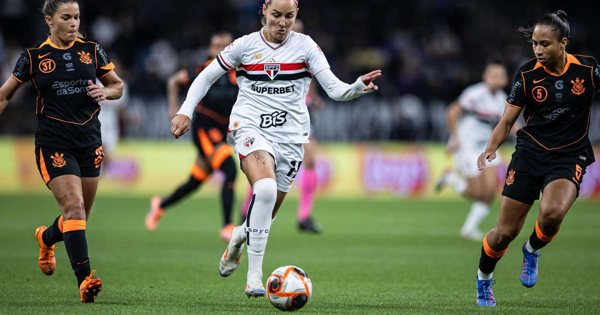 Corinthians bate o São Paulo de virada e pega Palmeiras na final do ...