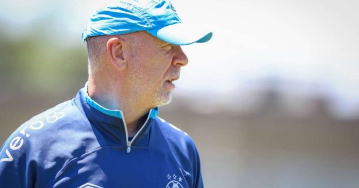 Mano Menezes não seguirá como técnico do Grêmio na temporada de 2026.