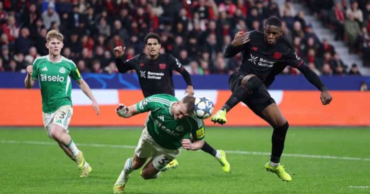 Bruno Guimarães marca contra, e Newcastle empata com Leverkusen pela