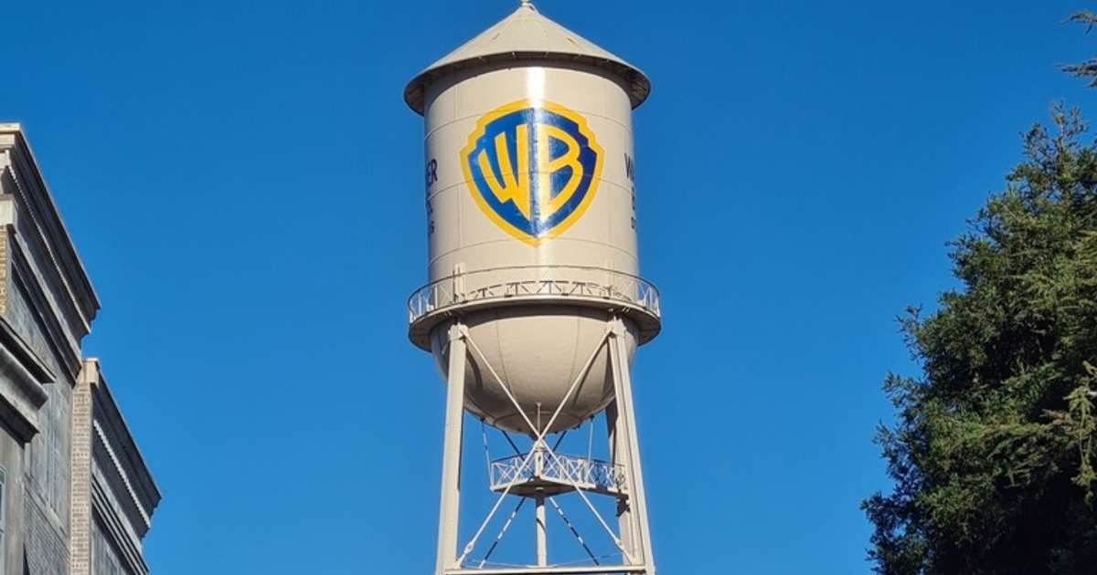 O pesadelo da indústria: brasileira que trabalha em Hollywood explica por que a fusão Netflix-Warner pode ser o fim de uma era que deveríamos torcer contra