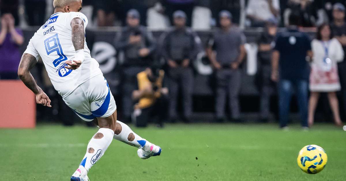 Ídolo Cruzeirense critica postura de Gabigol: Mascarado, mala sem alça