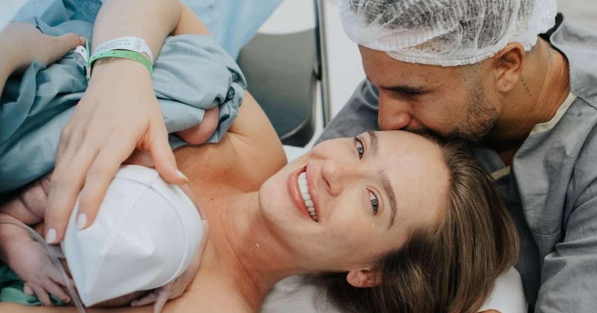 Surfista Italo Ferreira anuncia nascimento de primeiro filho, Martin