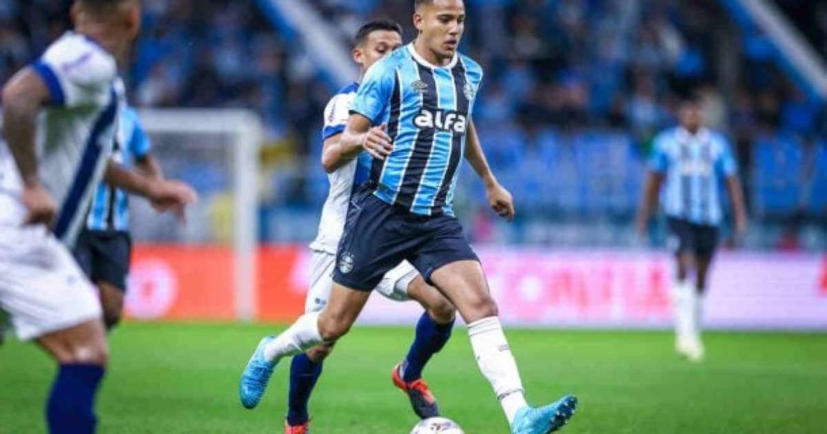 Grêmio mantém postura firme sobre interesse do Besiktas em Gustavo Martins.