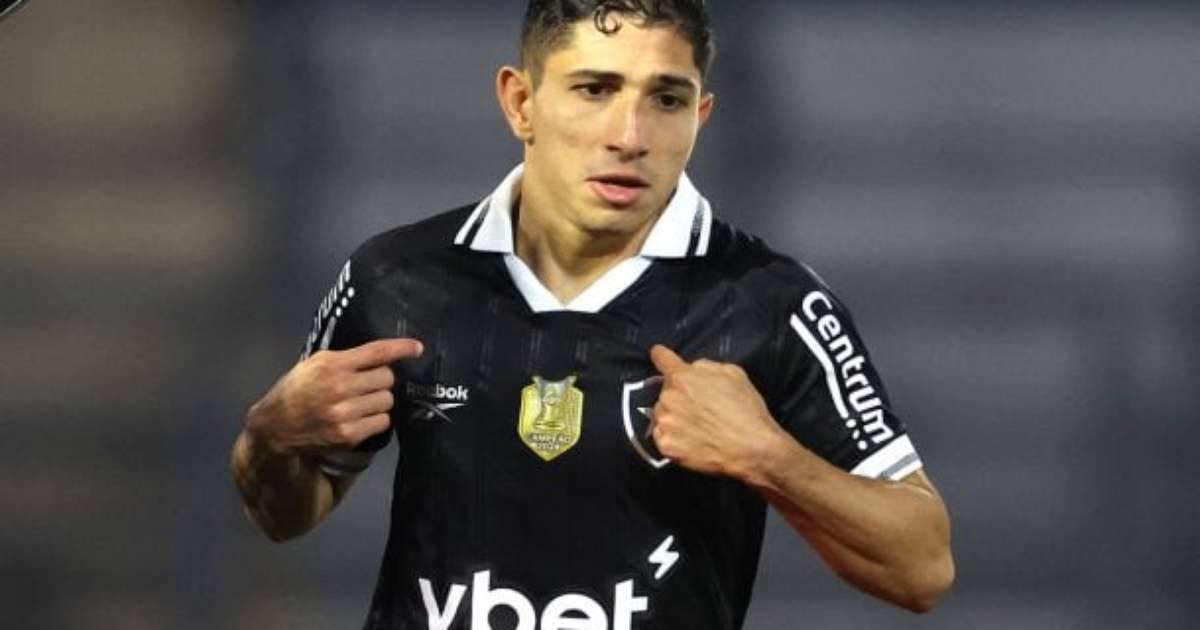 Botafogo negocia venta de Savarino al Fluminense a cambio de joven volante