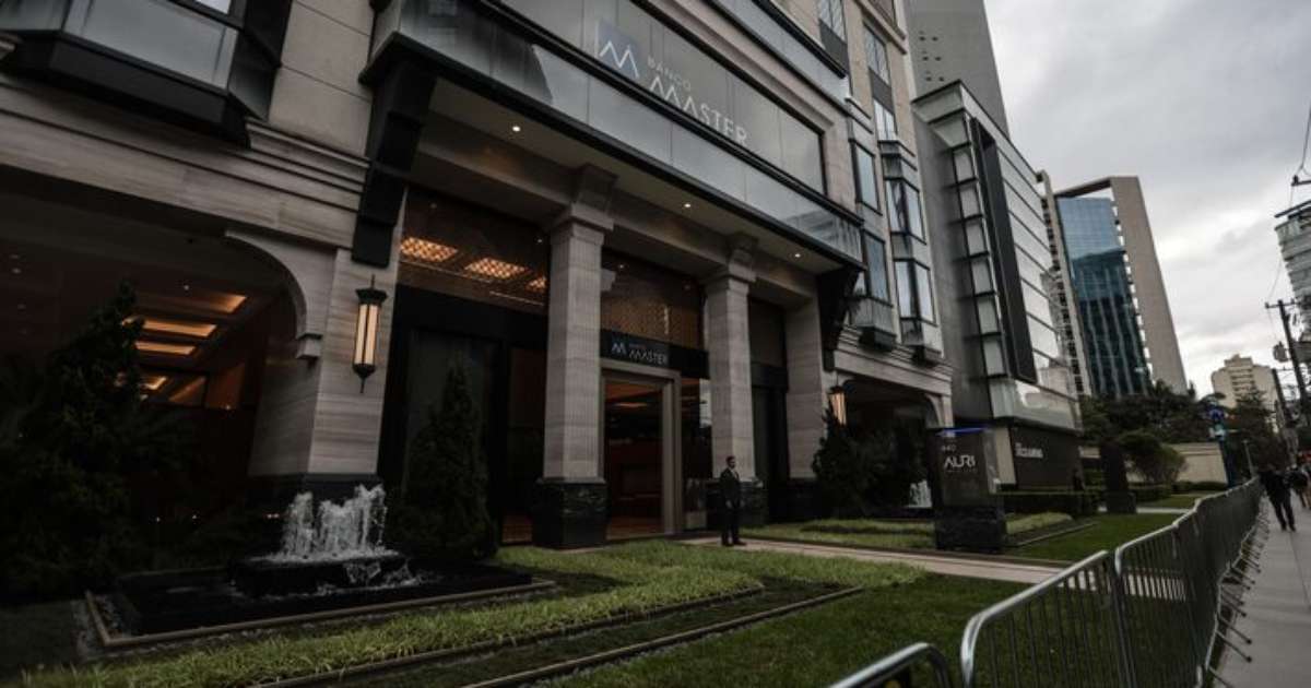 Atlas/Bloomberg: 43,8% veem aliados de Bolsonaro mais envolvidos no Master; 43,4%, os de Lula
