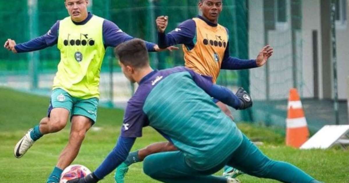 Coritiba estreia no Campeonato Paranaense com equipe alternativa