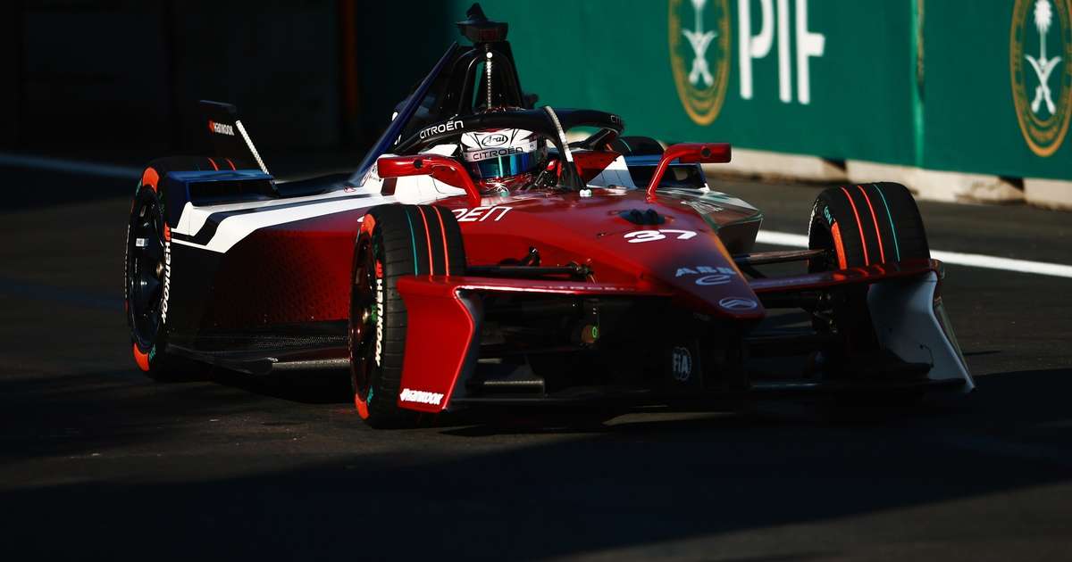 Primeira vitória da Citroën: Nick Cassidy brilha no ePrix do México