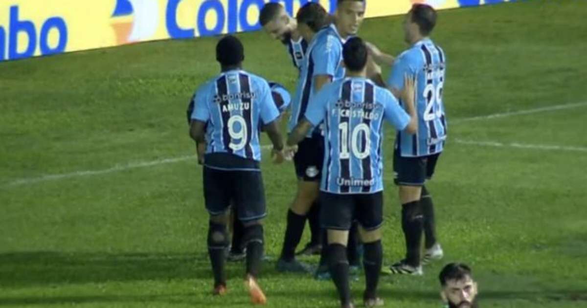 Roger, 17 anos, brilha e Grêmio aplica goleada em cima do Avenida.