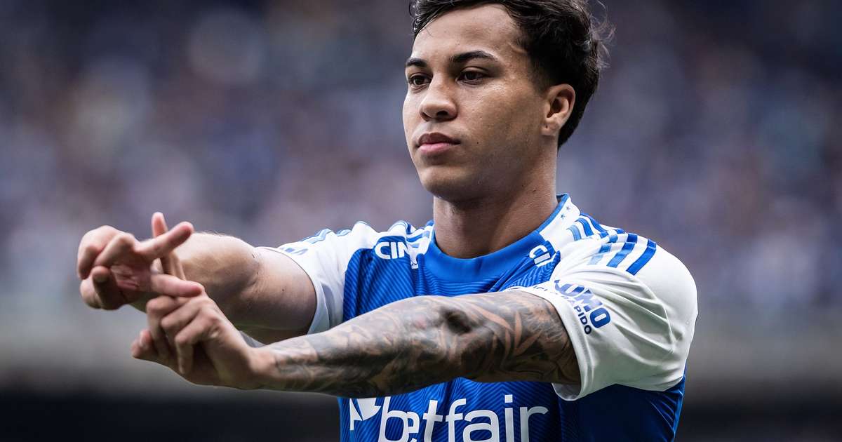 Cruzeiro renova contrato com artilheiro do Brasileirão: destaque do time celeste.