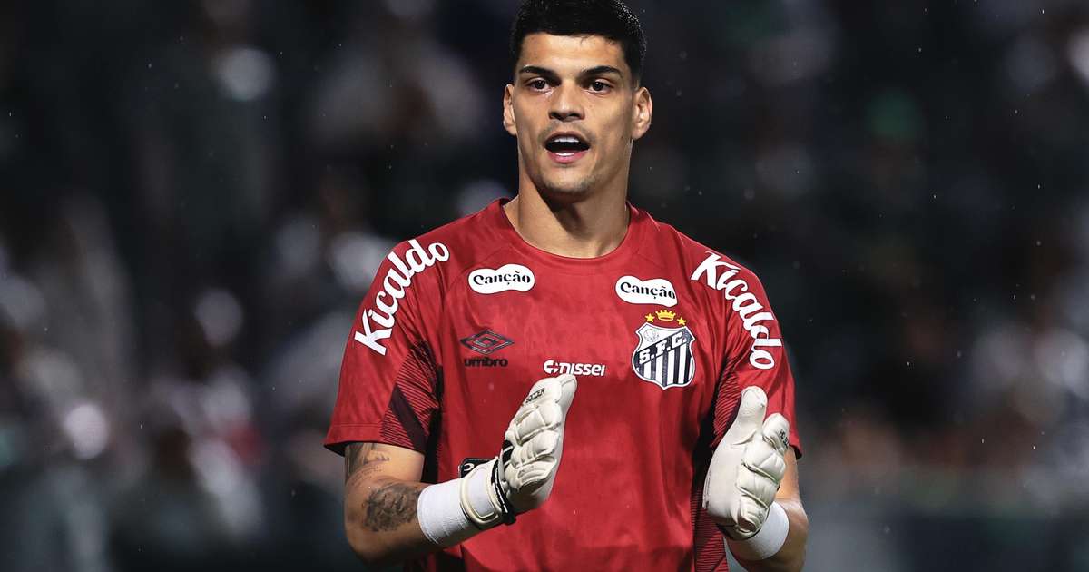 Brazão brilha no Santos e rebate rumores de Flamengo: 