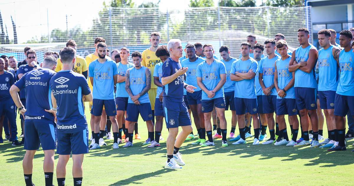 Grêmio negocia rescisão de contrato de jogador ligado a Luis Suárez.