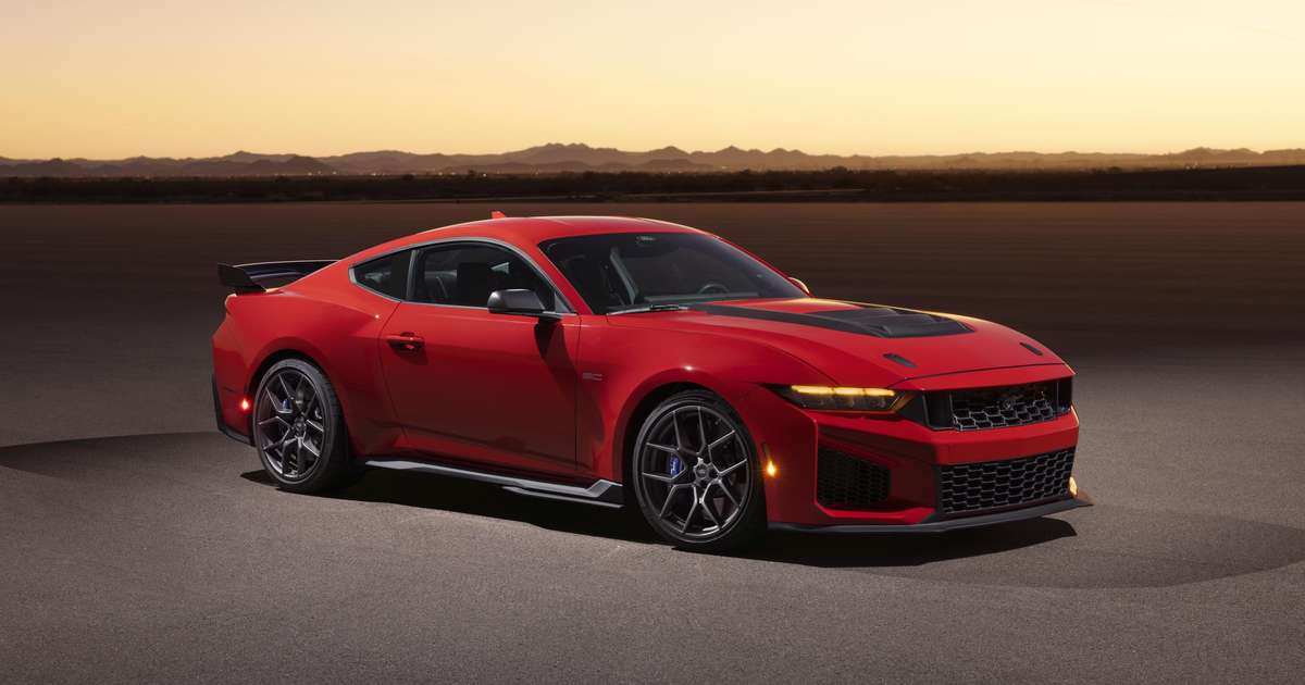 Ford revela novo Mustang Dark Horse SC para brigar com Porsche e Mercedes