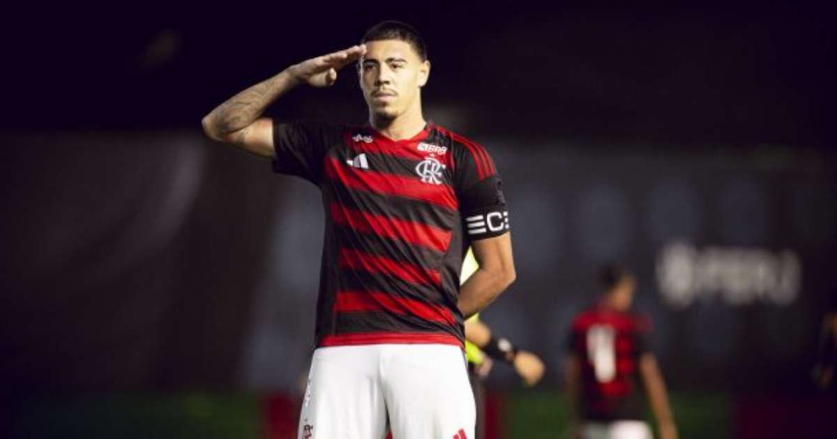 Flamengo avança em negociações para a venda do zagueiro Iago a clube dos EUA