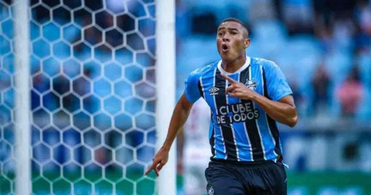 Carlos Vinícius destaca importância da pré-temporada com 17 dias de trabalho intenso.