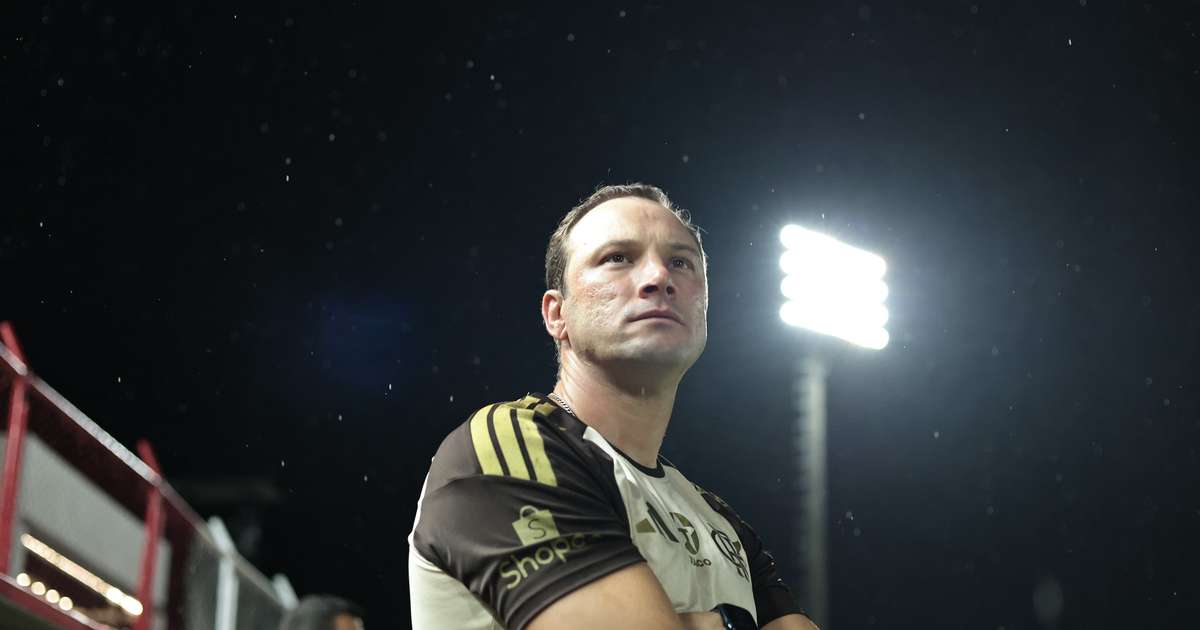 Análise Tática de Bruno Pivetti: A Impactante Expulsão de Carbone e Suas Consequências na Partida