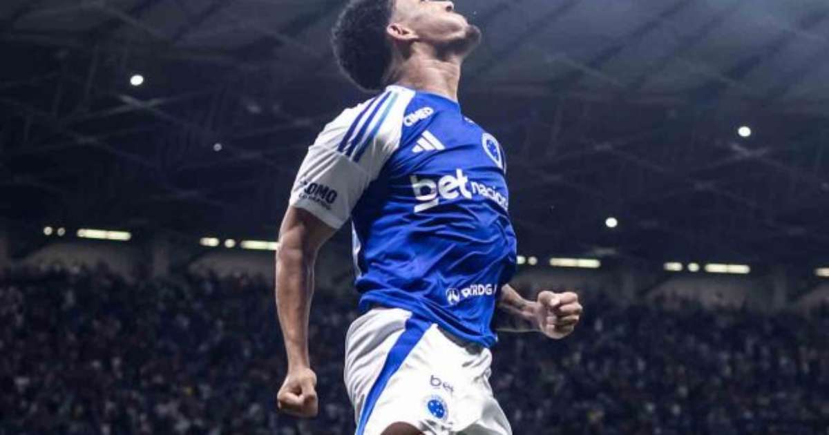 Cruzeiro inicia com vitória e titulares mostram bom desempenho em campo.