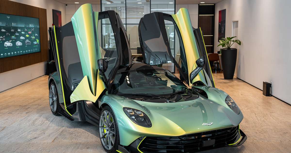 Feito com tecnologia da Fórmula 1, novo Aston Martin Valhalla chega ao Brasil