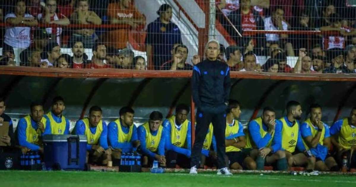 Treinador não revela escalação para clássico Gre-Nal após vitória em Bagé