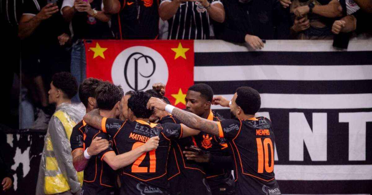 Corinthians chega ao G-4 e mira sequência decisiva na temporada