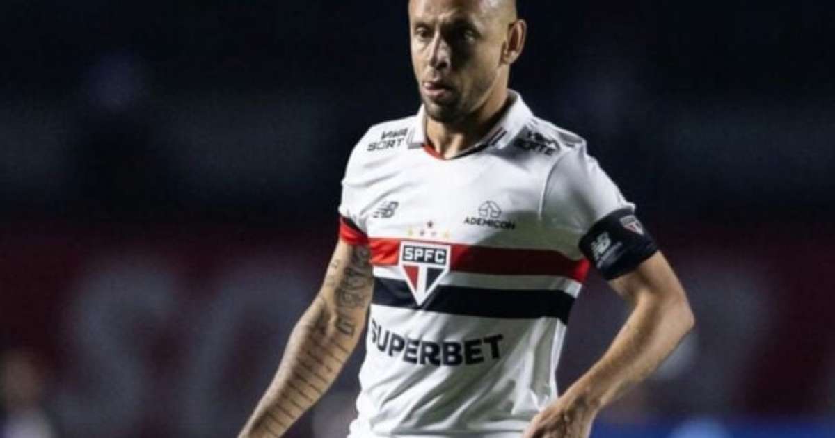 Rafinha anuncia que vai assumir cargo no São Paulo