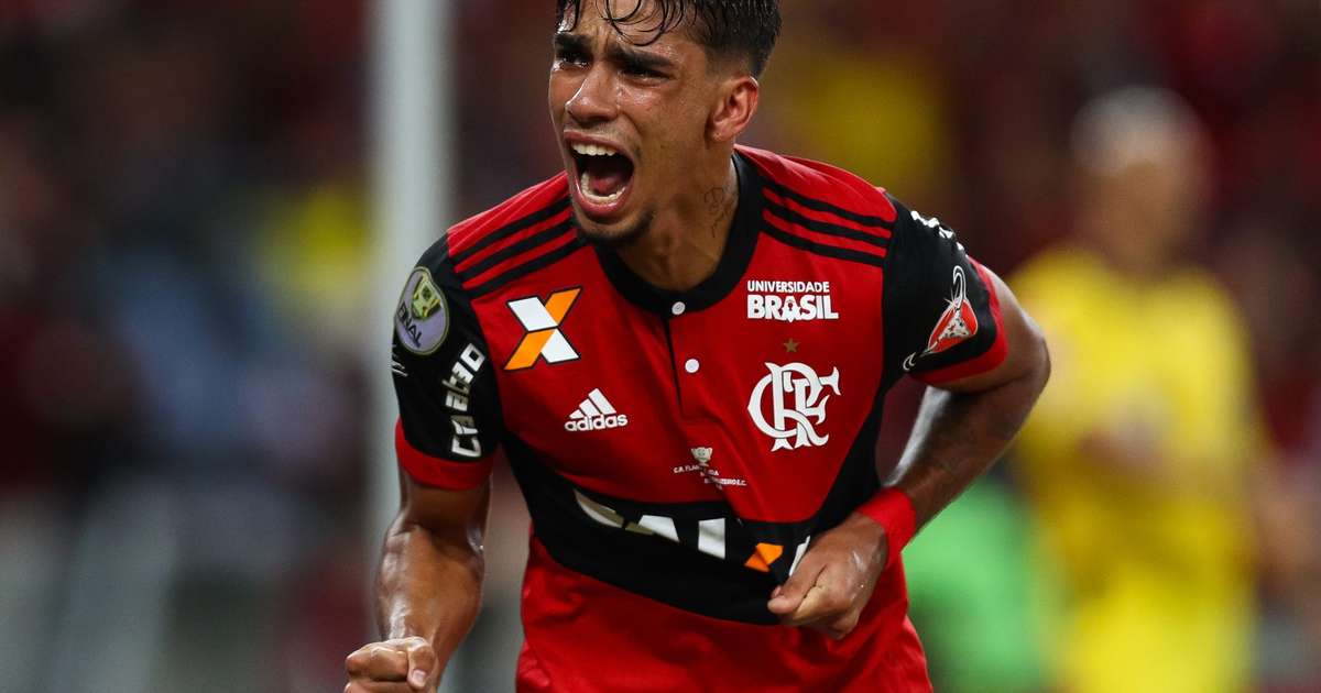 Flamengo sela contrato histórico com retorno de estrela do futebol