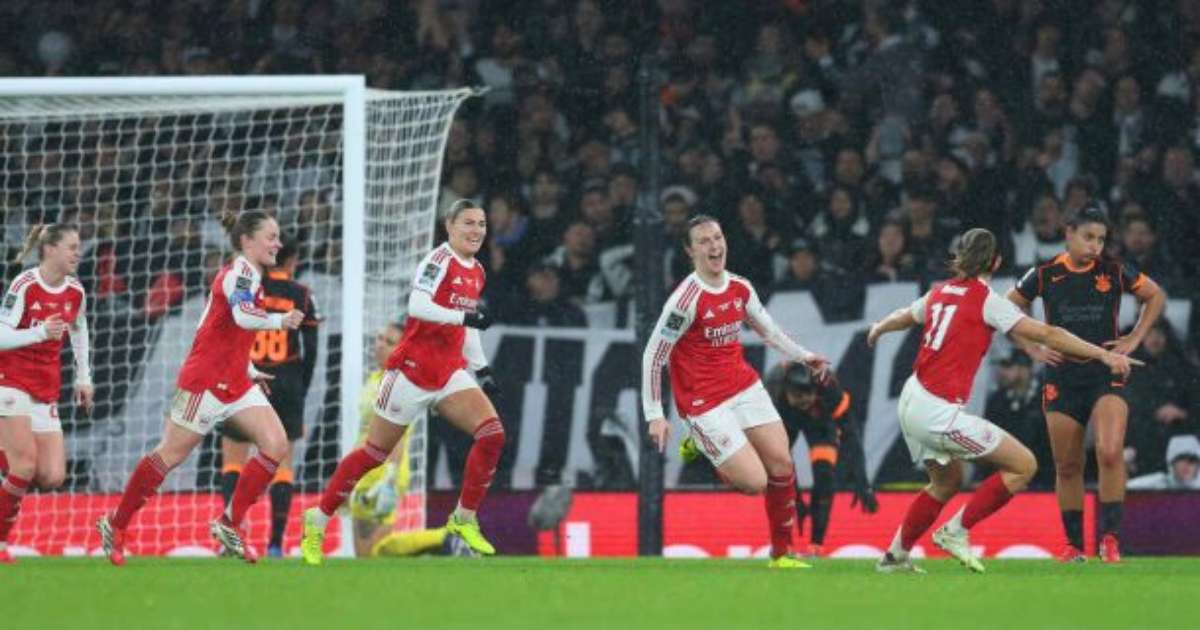 Arsenal conquista o Mundial Feminino após vitória emocionante sobre o Corinthians na prorrogação