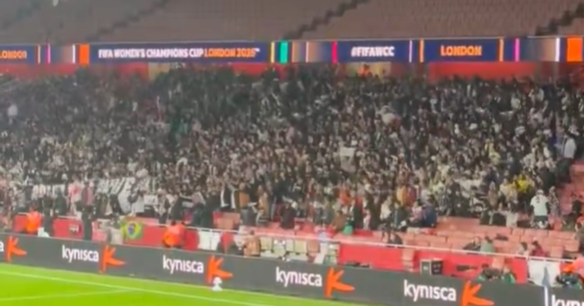 Torcida do Corinthians Brilha em Mundial e Impressiona Público Inglês