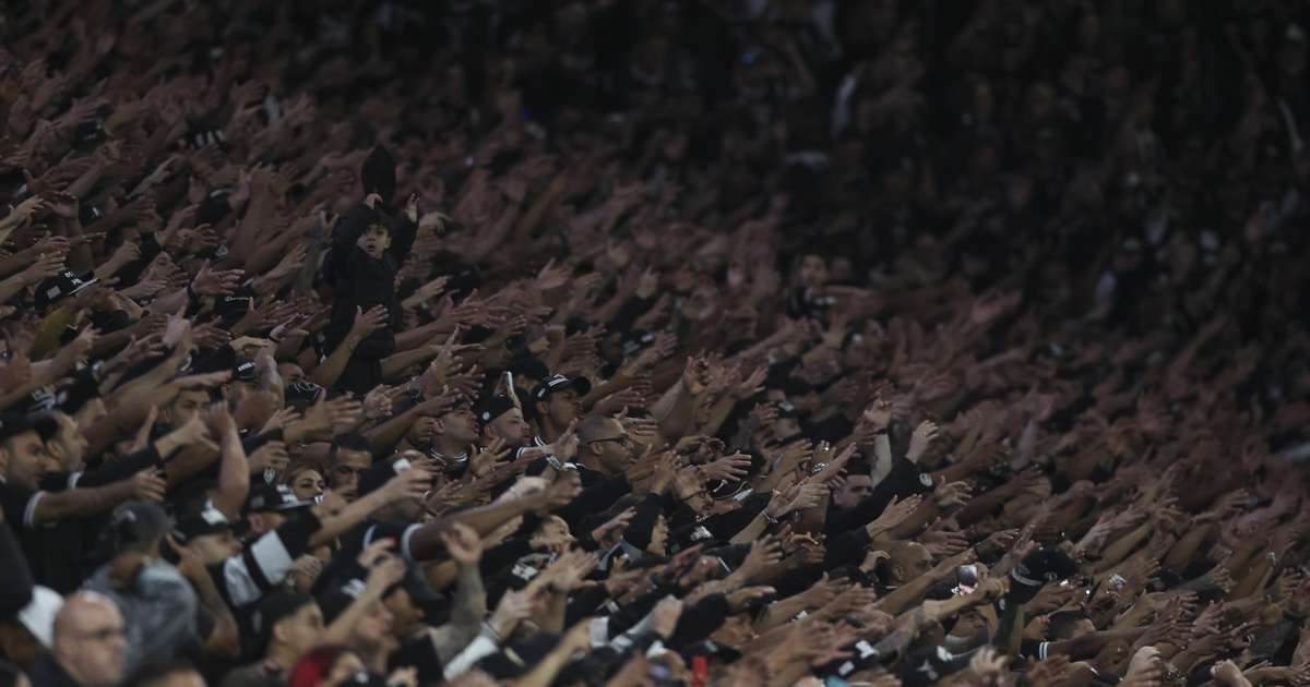 Ídolo Corintiano Celebra 77 Anos com Homenagem Especial em Itaquera