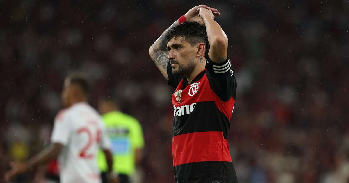 Arrascaeta pede empenho e revela preocupação com desempenho após derrota