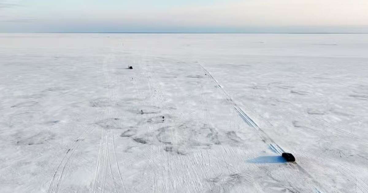 Você teria coragem? A estrada mais impressionante da Europa é feita inteiramente de gelo e fica sobre o mar aberto