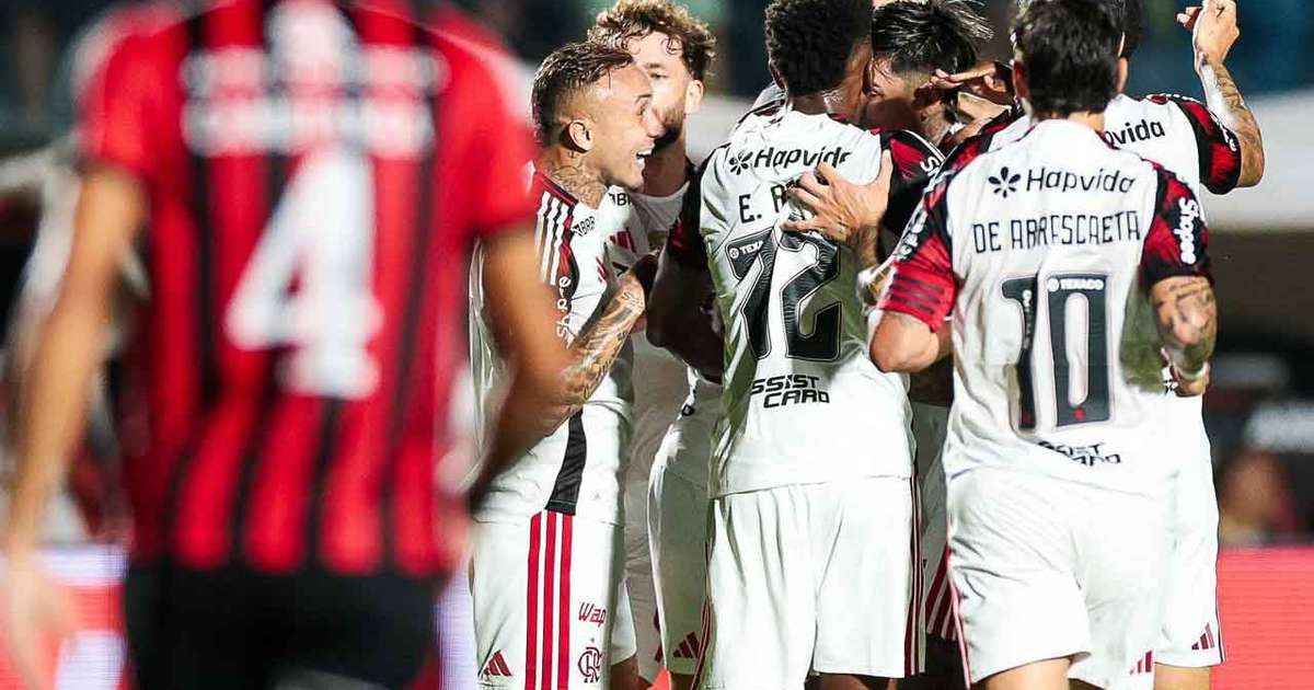 Rossi brilha em cobrança de pênalti e garante vitória do Flamengo sobre o Vitória no Barradão